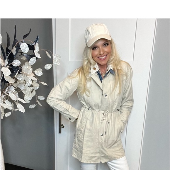 Price drop! EUC Cabi Excursion Anorak Jacket XS - Picture 2 of 15